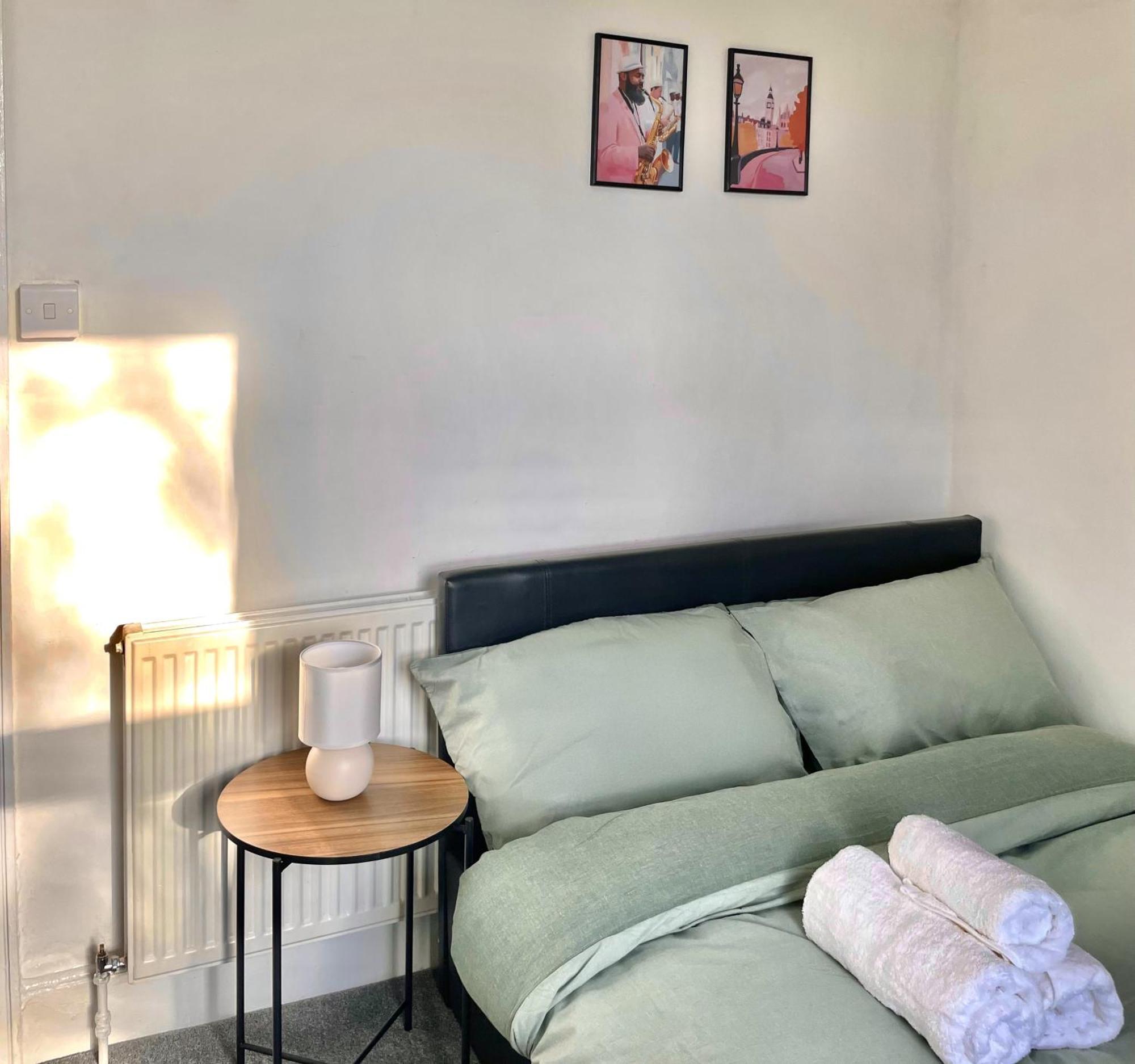 Cosy Double Rooms A Stones Throw From Wembley Stadium London Bilik gambar